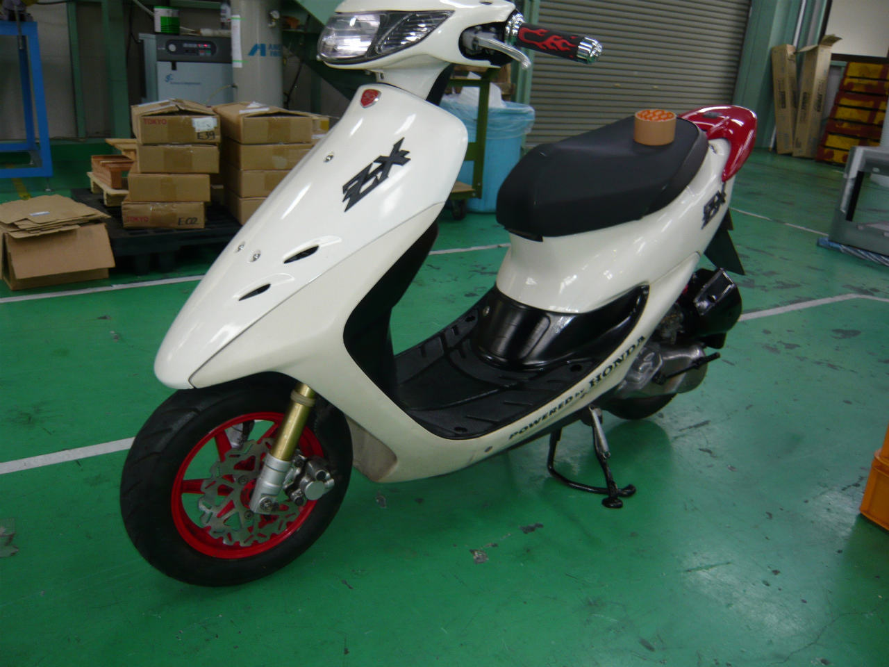 ライブ Dio ZX 200mmディスクローター取り付け